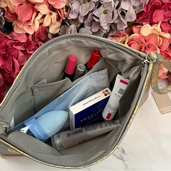 Grayish Blue & Metallic Gold Pineapple Makeup Cosmetic Wristlet Clutch Bag - Picture 8 of 11